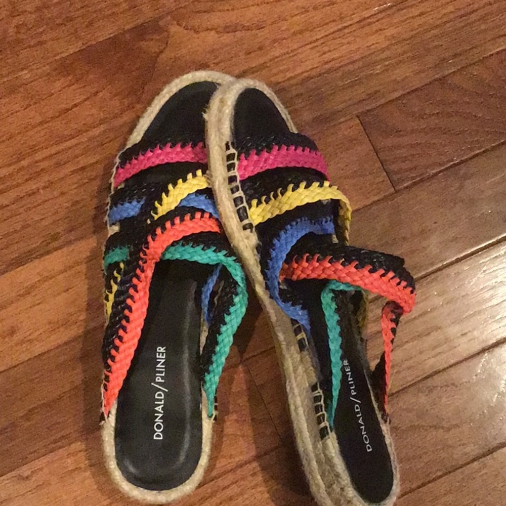 Donald pliner shoes.